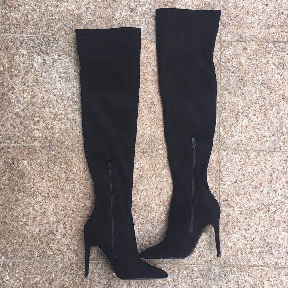 NWT black boots